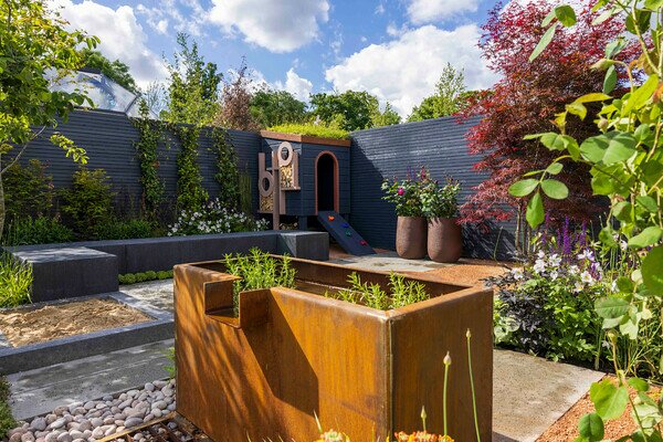 The Family Friendly Garden The Family Friendly Garden