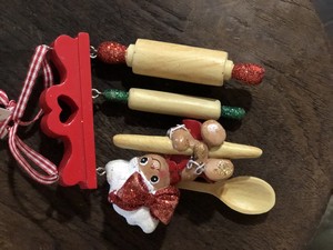 Hanging Ginger baking set