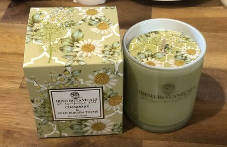 IRISH BOTANICALS CHAMOMILE & WILD BURREN THYME CANDLE